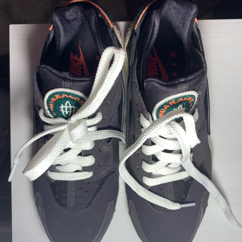 Nike Women’s Air Huaraches